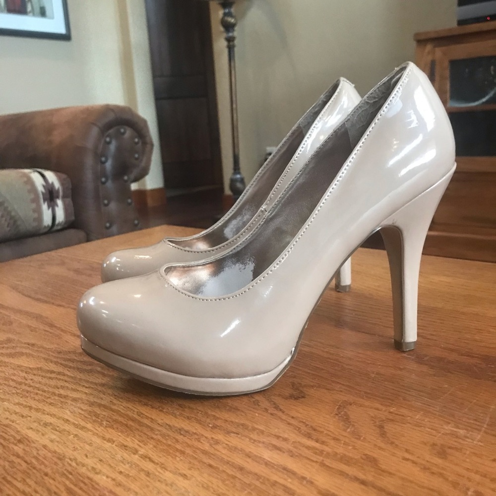 Beautifully Nude Steve Madden Heel